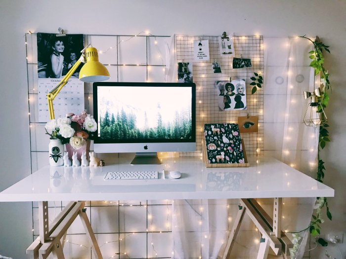 How to decorate your office for fall