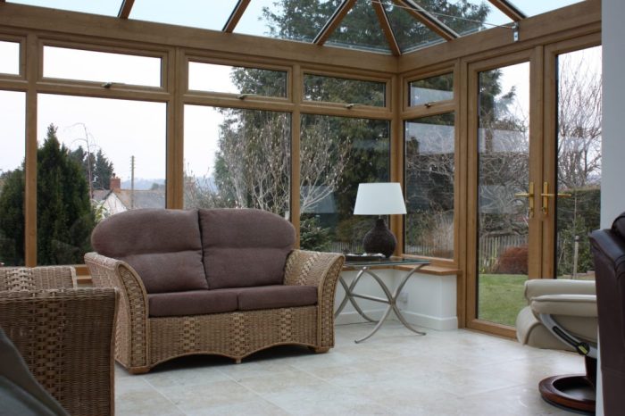 How to decorate conservatory windows