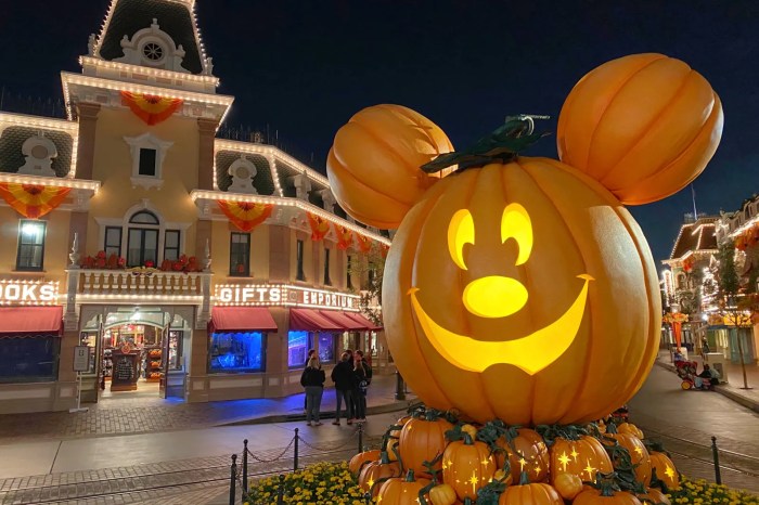 When does disneyland start decorating for halloween