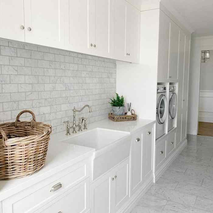 How to decorate a white laundry room